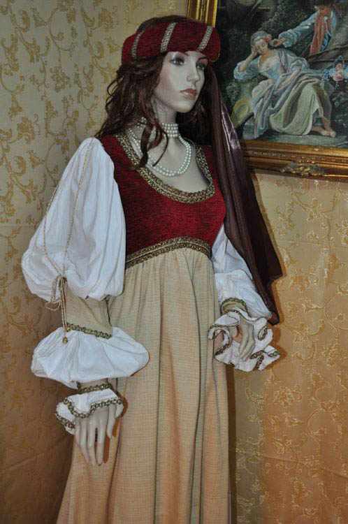 Costume
