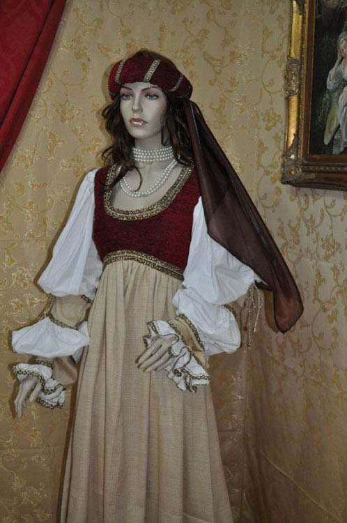 Costume