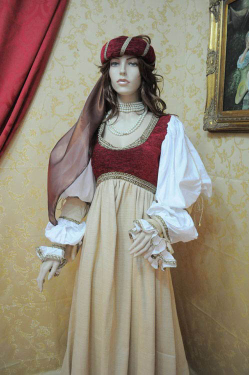Costume