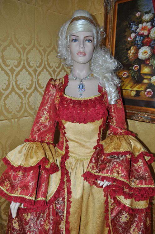 Costume