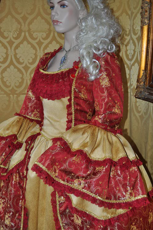 Costume