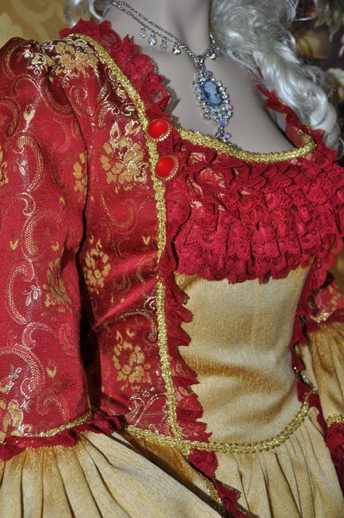Costume