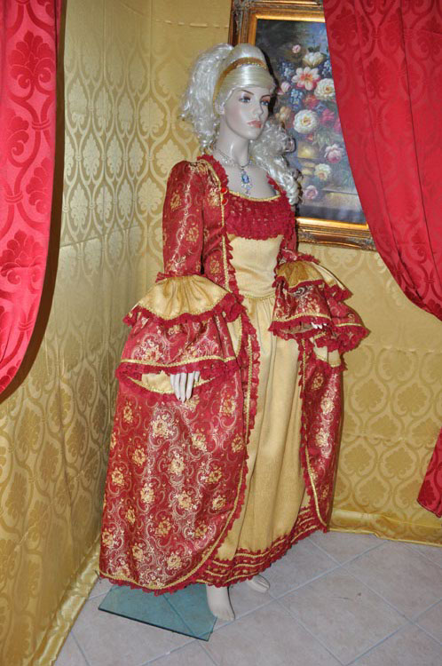Costume