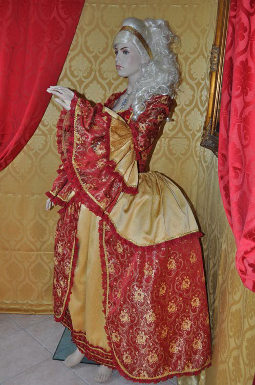 Costume