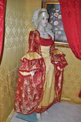 Costume
