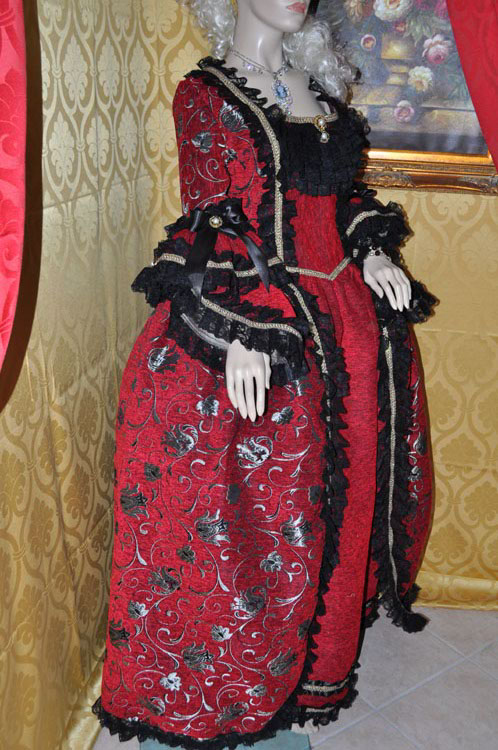 Costume