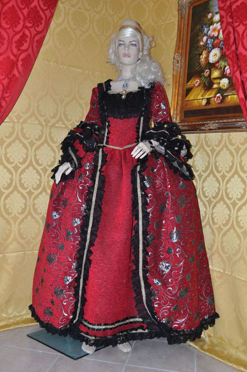 Costume