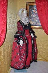 Costume