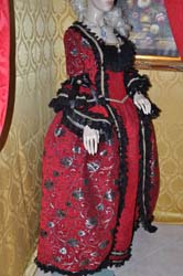 Costume