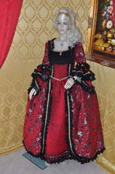 Costume