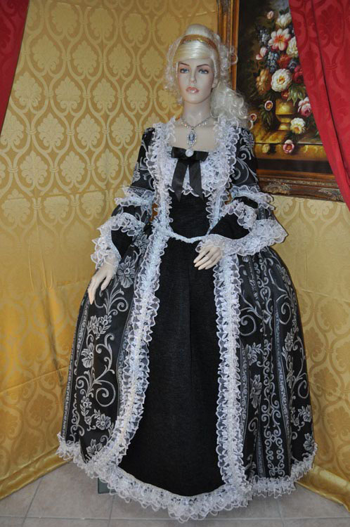 Costume