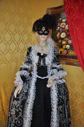 Costume