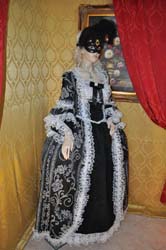 Costume