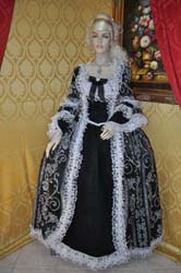 Costume