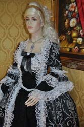 Costume