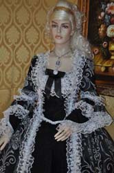Costume