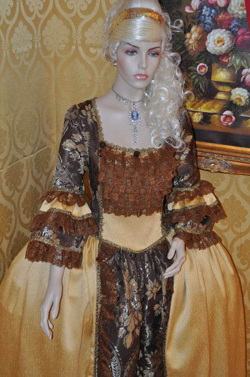 Costume