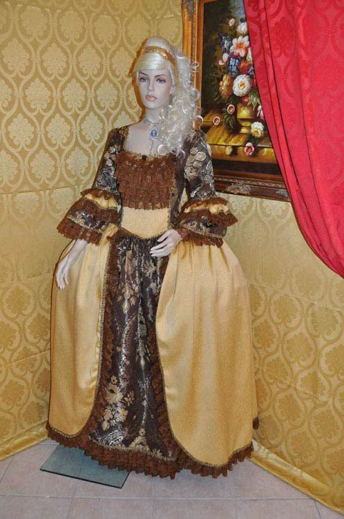 Costume