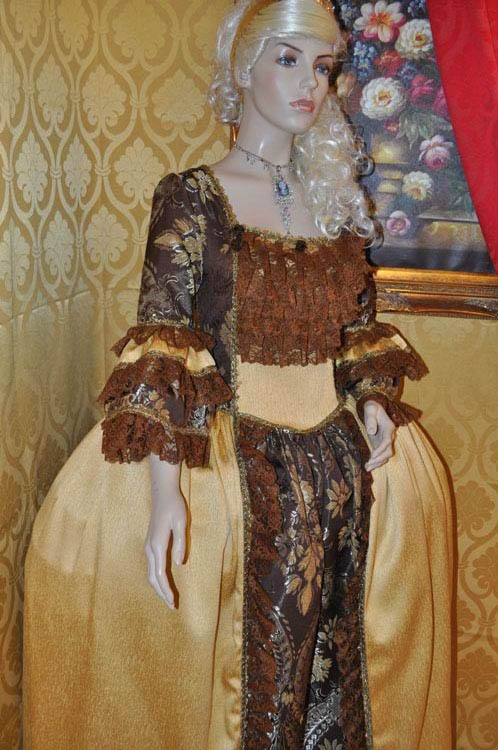 Costume