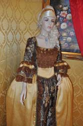 Costume