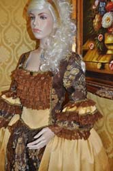 Costume