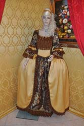Costume