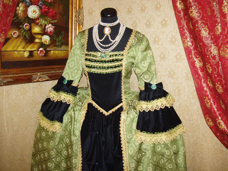 Costume
