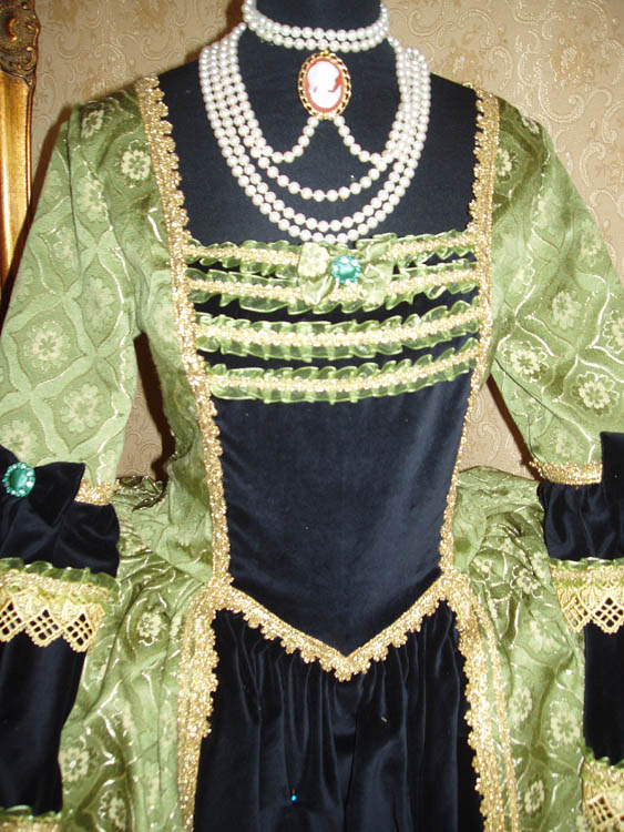Costume