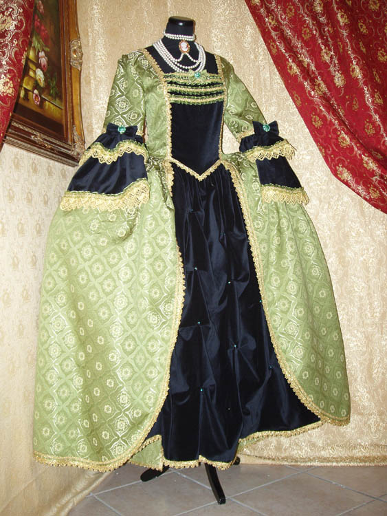 Costume