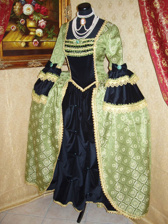Costume