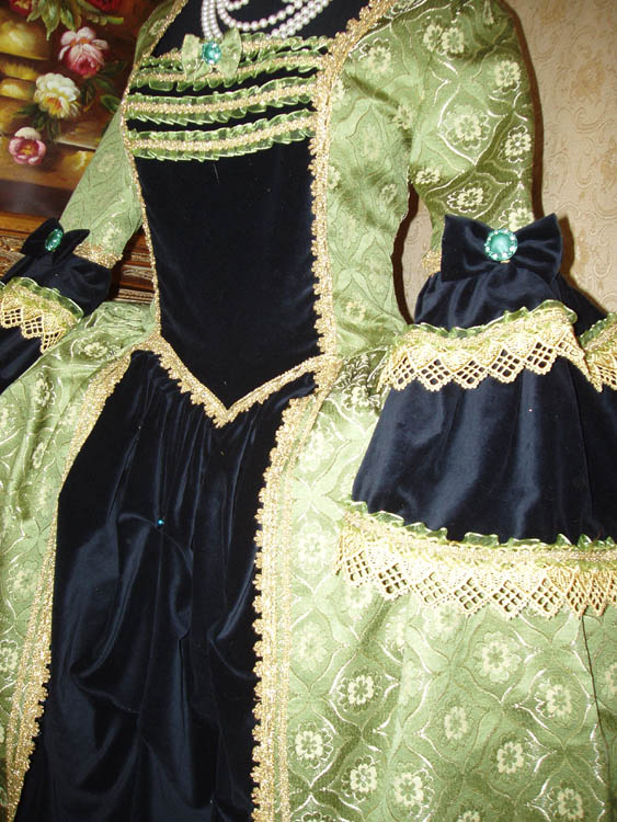 Costume