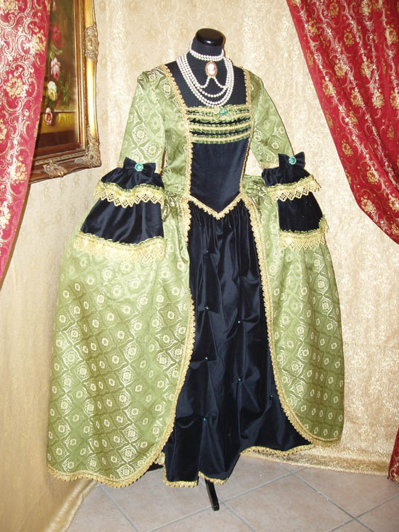 Costume
