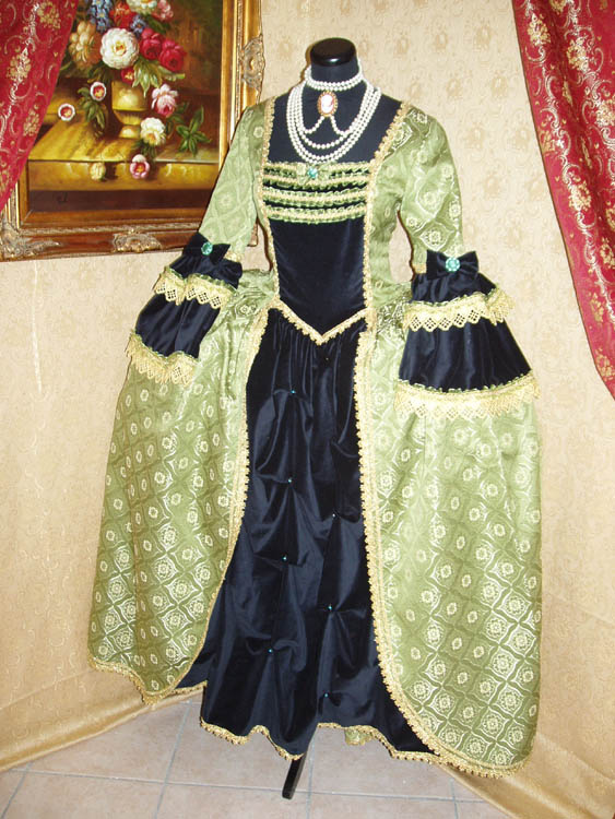 Costume