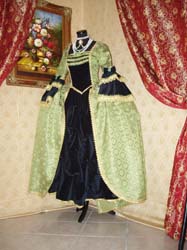 Costume