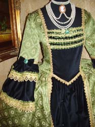 Costume