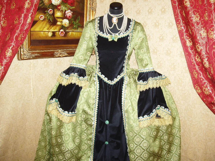 Costume