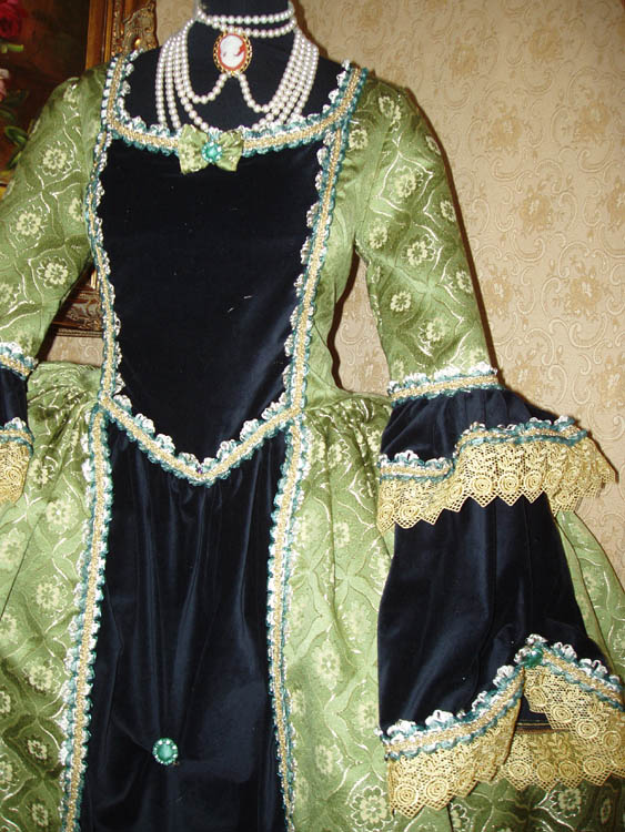 Costume