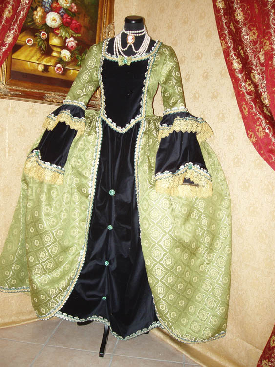 Costume
