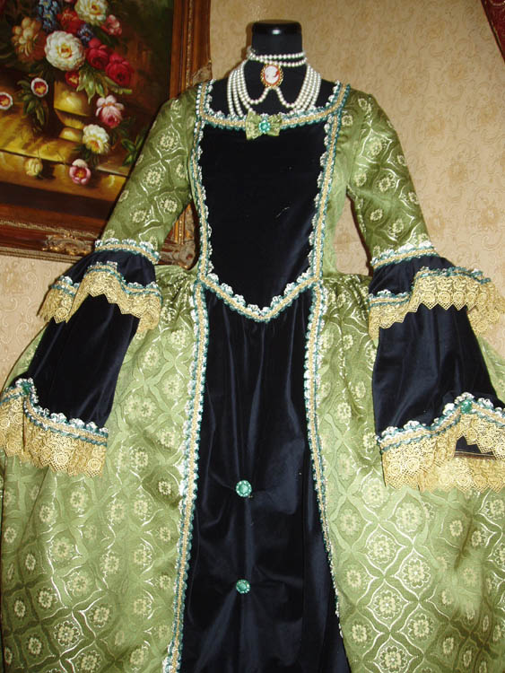 Costume