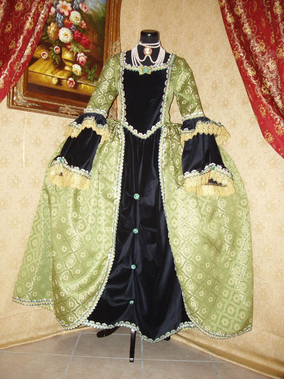 Costume