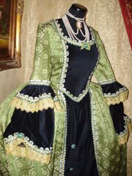Costume