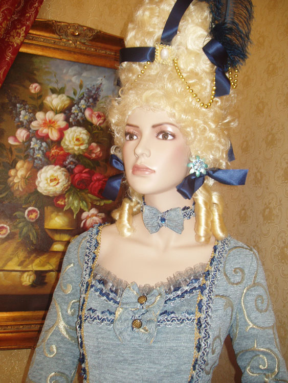 Costume