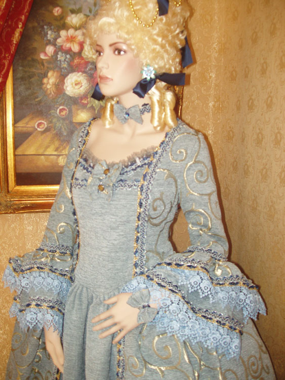 Costume
