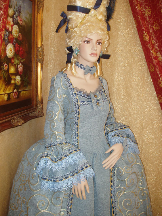 Costume