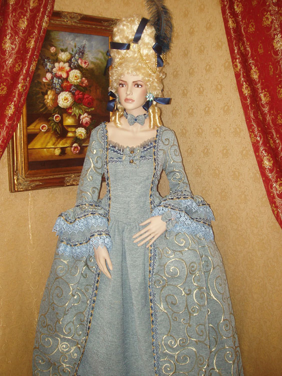 Costume