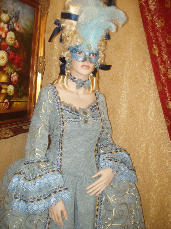 Costume
