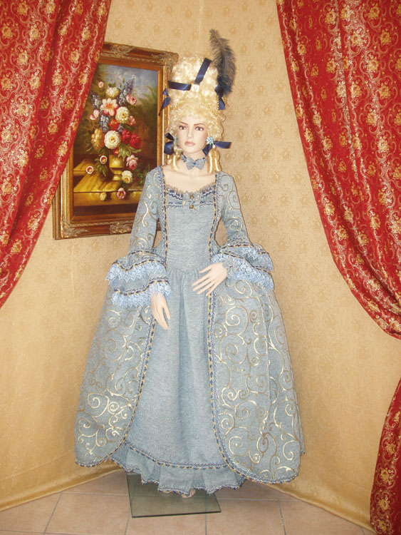 Costume