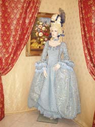 Costume