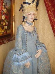 Costume