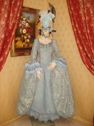 Costume
